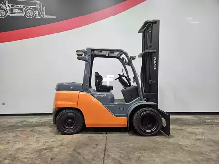 Diesel Forklifts 2019  Toyota 8FD40U (5)