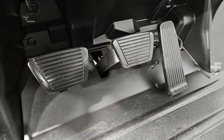 Propane Forklifts 2015  CAT Lift Trucks GP25N (16)