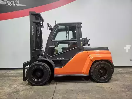 Propane Forklifts 2017  Toyota 8FG70U (1)