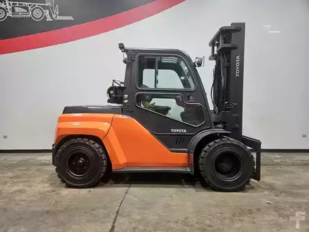 Propane Forklifts 2017  Toyota 8FG70U (4)