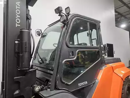 Propane Forklifts 2017  Toyota 8FG70U (8)