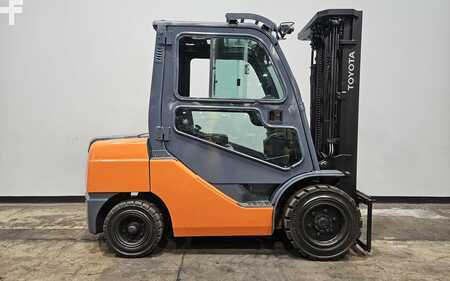 Carretilla elevadora diésel 2014  Toyota 8FDU32 (5)