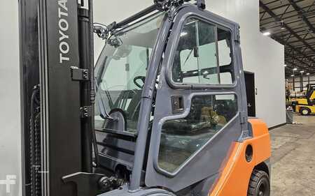 Carretilla elevadora diésel 2014  Toyota 8FDU32 (9)