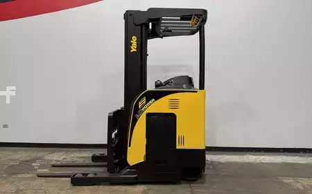 Reach Trucks 2021  Yale NR045EB (1)