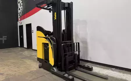Reach Trucks 2021  Yale NR045EB (6)