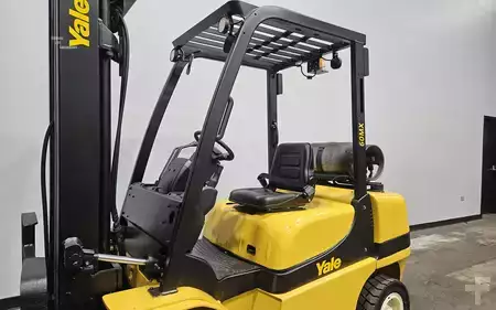 Propane Forklifts 2018  Yale GLP060MX (9)