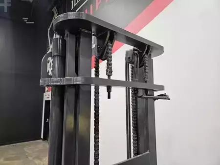 Chariots latéraux 2017  Combilift C8000LR (16)
