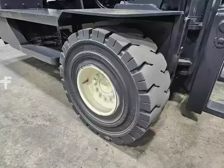 Chariots latéraux 2017  Combilift C8000LR (18)