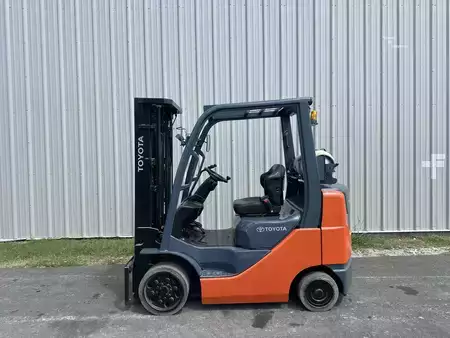 Propane Forklifts 2014  Toyota 8FGCU25 (1)
