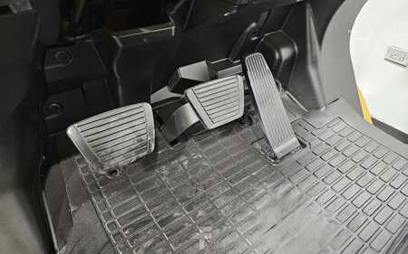 Propane Forklifts 2015  CAT Lift Trucks GP25N (15)