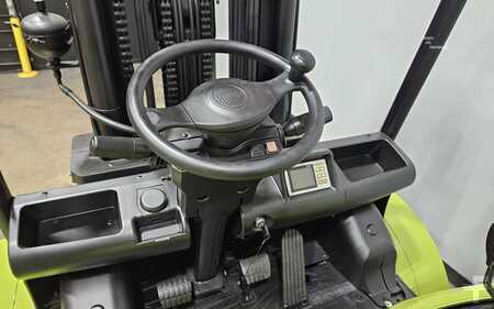 Carretilla elevadora diésel 2013  Clark C55SD (11)