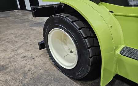 Carretilla elevadora diésel 2013  Clark C55SD (16)