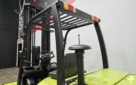 Carretilla elevadora diésel 2013  Clark C55SD (19)