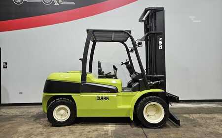 Carretilla elevadora diésel 2013  Clark C55SD (5)