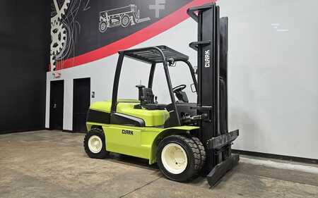 Carretilla elevadora diésel 2013  Clark C55SD (6)