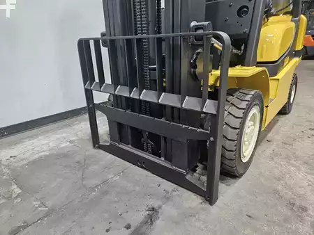 Propane Forklifts 2018  Yale GLP050MX (17)