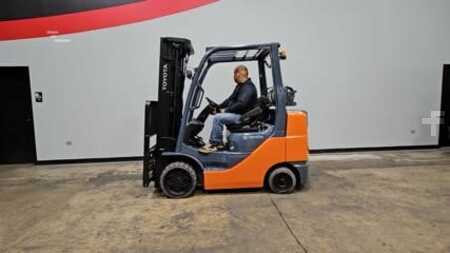 Carretilla elevadora GLP 2015  Toyota 8FGCU30 (24)