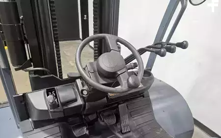 Montacargas diésel 2018  Toyota 8FD70U (13)