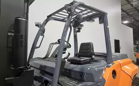 Montacargas diésel 2018  Toyota 8FD70U (9)