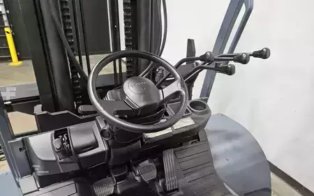 Montacargas diésel 2018  Toyota 8FD80U (13)
