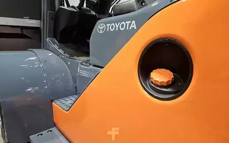 Montacargas diésel 2018  Toyota 8FD80U (20)