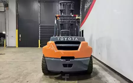 Montacargas diésel 2018  Toyota 8FD80U (3)