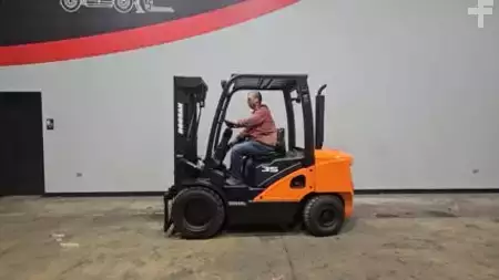 Montacargas diésel 2019  Doosan D35C-7 (21)