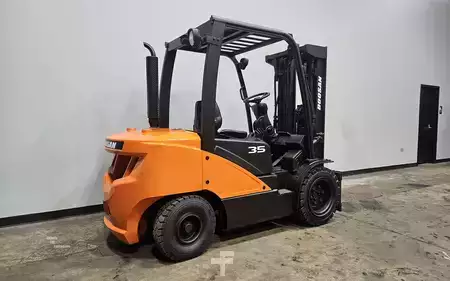 Montacargas diésel 2019  Doosan D35C-7 (4)