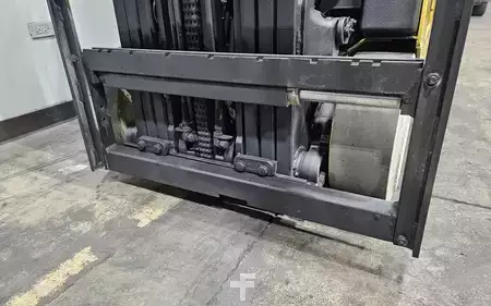 Montacargas Retráctil 2021  Yale ESC035AD (11)