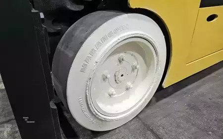 Montacargas Retráctil 2021  Yale ESC035AD (12)