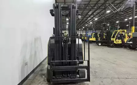 Montacargas Retráctil 2021  Yale ESC035AD (7)