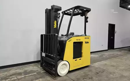 Montacargas Retráctil 2021  Yale ESC035AD (8)