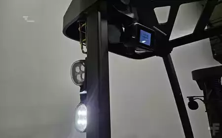 Montacargas Retráctil 2021  Yale ESC035AD (9)