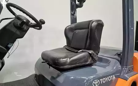 Diesel Forklifts 2017  Toyota 8FDU25 (10)