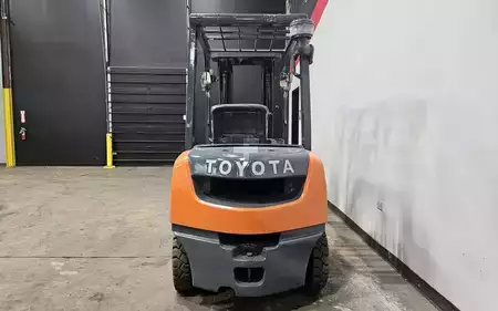 Diesel Forklifts 2017  Toyota 8FDU25 (2)