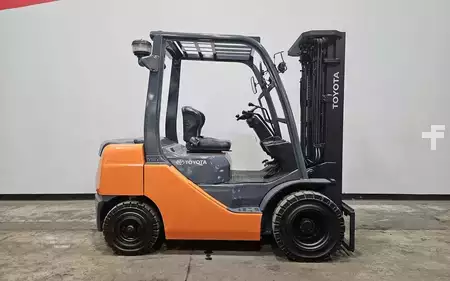 Diesel Forklifts 2017  Toyota 8FDU25 (4)