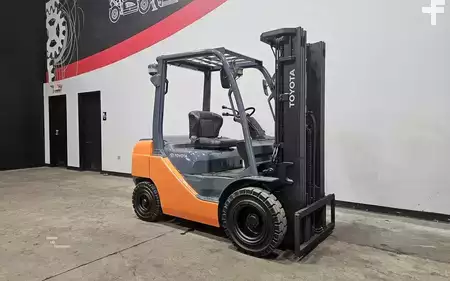 Diesel Forklifts 2017  Toyota 8FDU25 (5)