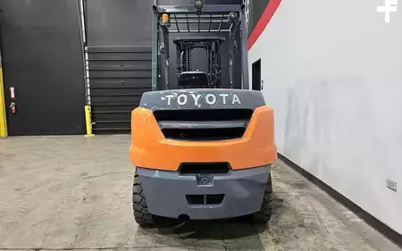 Diesel Forklifts 2018  Toyota 8FD50U (3)