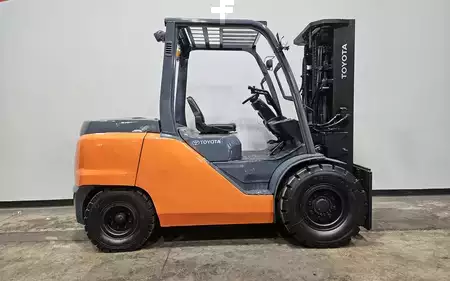 Diesel Forklifts 2018  Toyota 8FD50U (5)