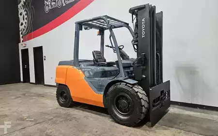 Diesel Forklifts 2018  Toyota 8FD50U (6)