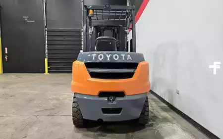 Diesel Forklifts 2017  Toyota 8FD50U (3)