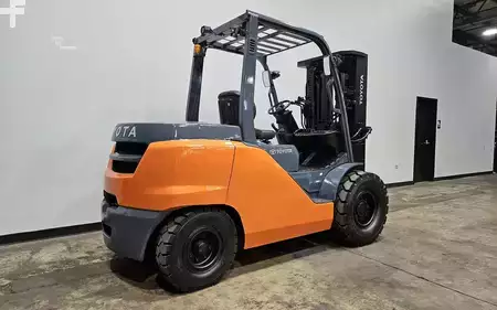 Diesel Forklifts 2017  Toyota 8FD50U (4)