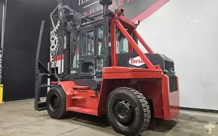 Montacargas diésel 2018  Taylor X220S (2)