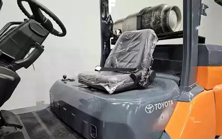 Propane Forklifts 2017  Toyota 8FGC70U (11)