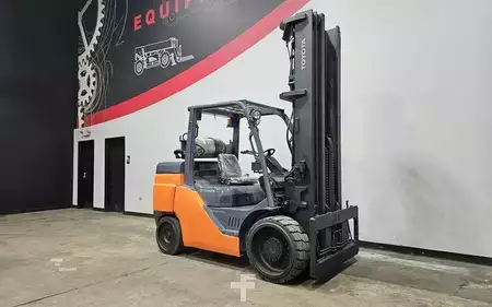 Propane Forklifts 2017  Toyota 8FGC70U (6)