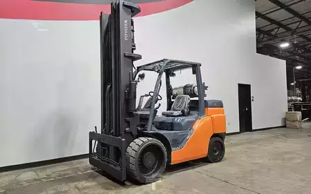 Propane Forklifts 2017  Toyota 8FGC70U (8)