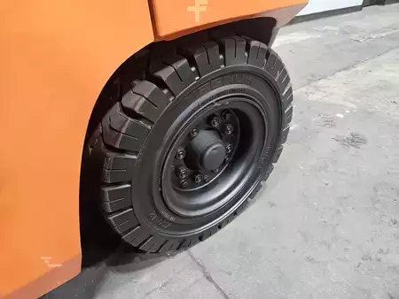 Montacargas diésel 2019  Toyota 8FD35U (18)