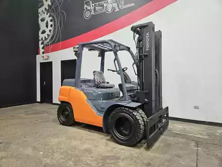 Montacargas diésel 2019  Toyota 8FD35U (6)