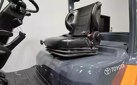 Montacargas diésel 2018  Toyota 8FD35U (11)