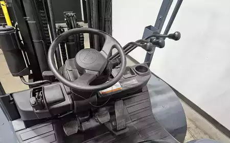 Montacargas diésel 2015  Toyota 8FD35U (11)